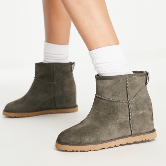 Cute used Ugg Classic Femme Mini. Size 10. - Picture 1 of 16
